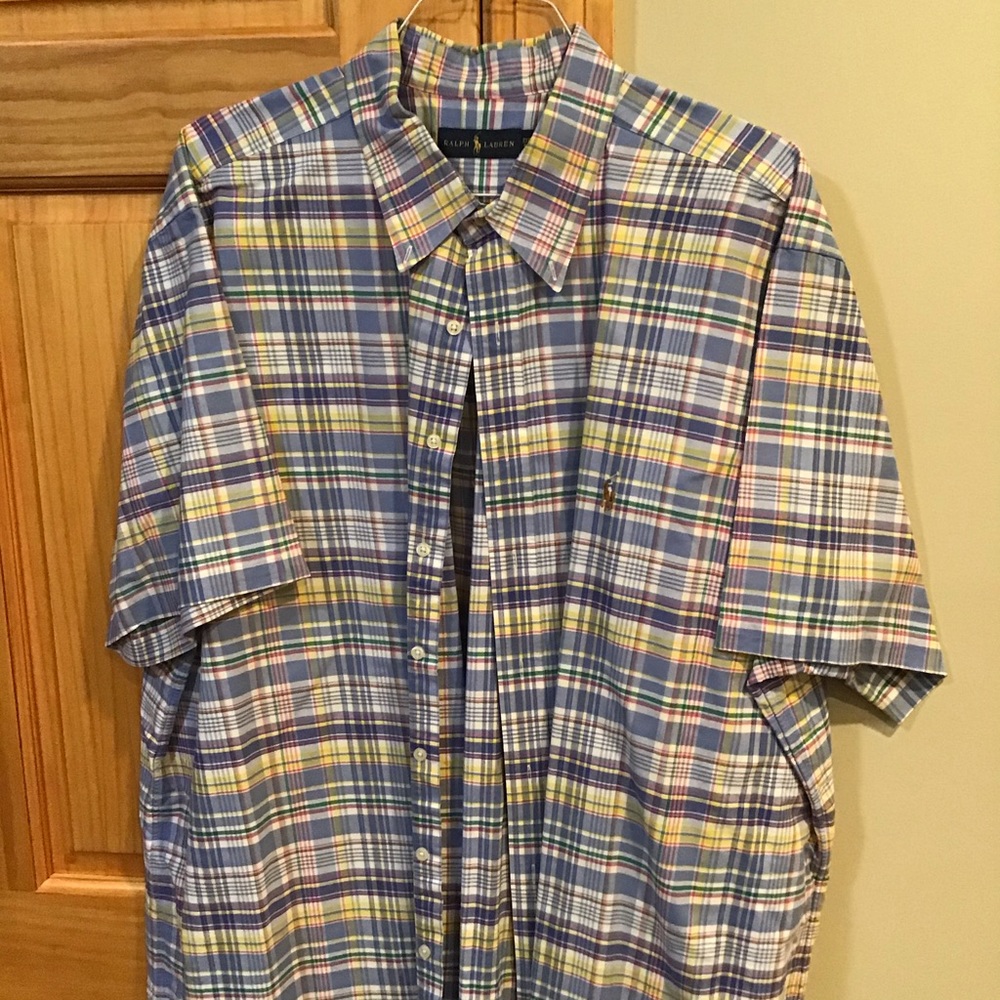 Men’s button down collar shirt